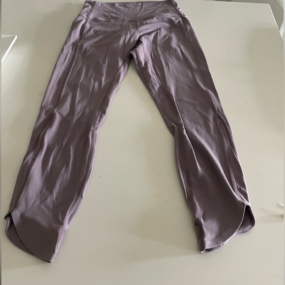 Ladies, Lululemon align crop leggings gray 25 inch - Picture 3 of 4